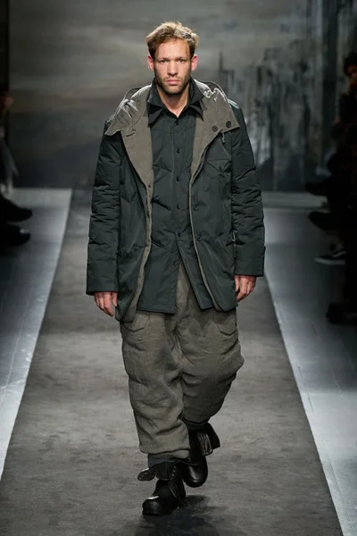 Look 13